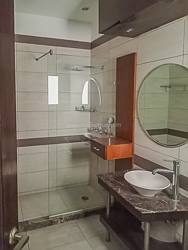 4 BHK Flat For Rent in South Extension 2