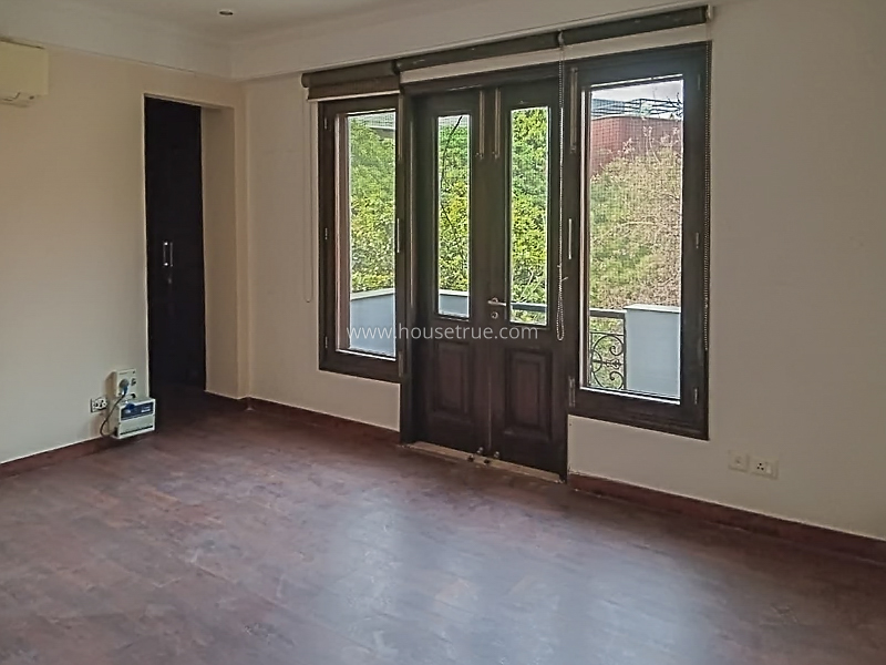 4 BHK Flat For Rent in South Extension 2