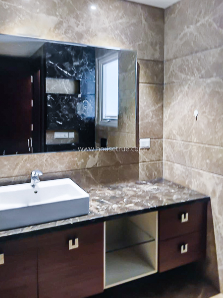 3 BHK Flat For Rent in Defence Colony