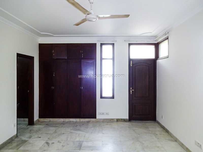 4 BHK Flat For Rent in New Friends Colony