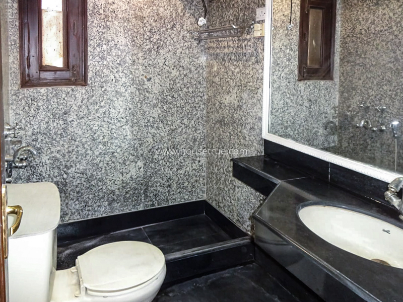 4 BHK Flat For Rent in New Friends Colony