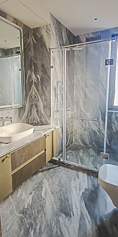 3 BHK Flat For Rent in Defence Colony