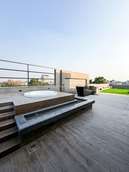 4 BHK Builder Floor For Rent in Green Park