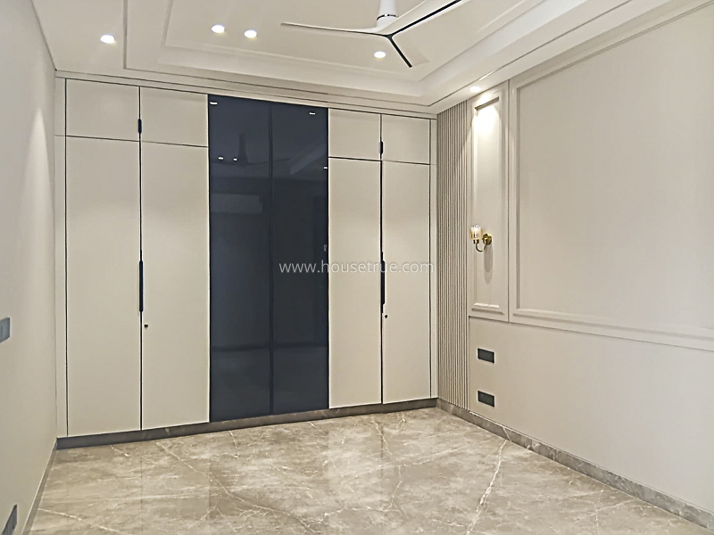 4 BHK Flat For Rent in Defence Colony