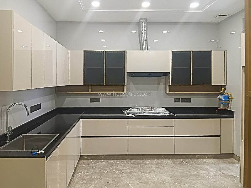 4 BHK Flat For Rent in Defence Colony