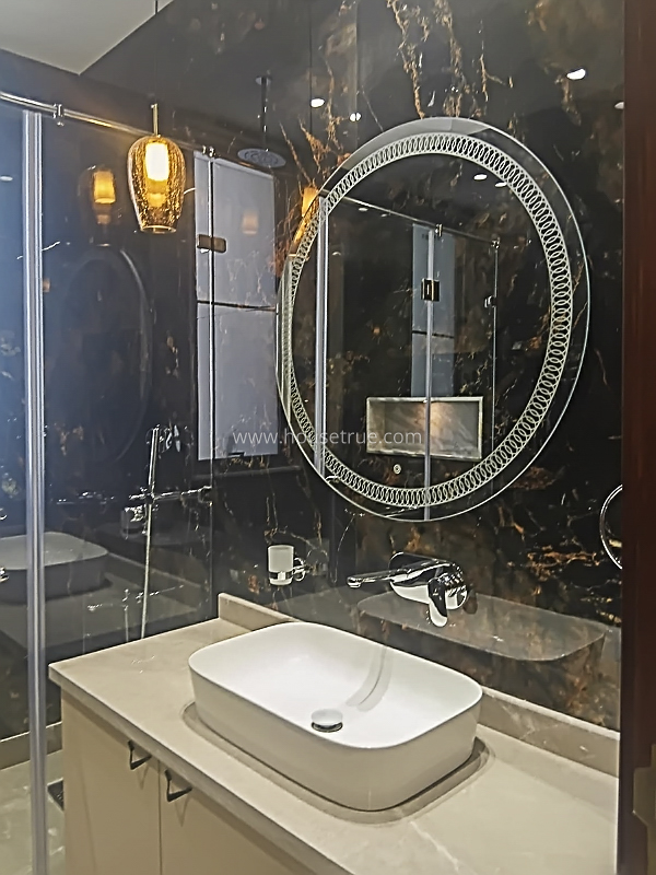 4 BHK Flat For Rent in Defence Colony