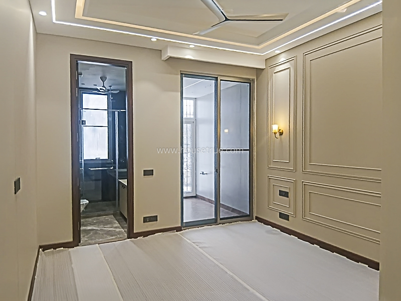 4 BHK Flat For Rent in Defence Colony