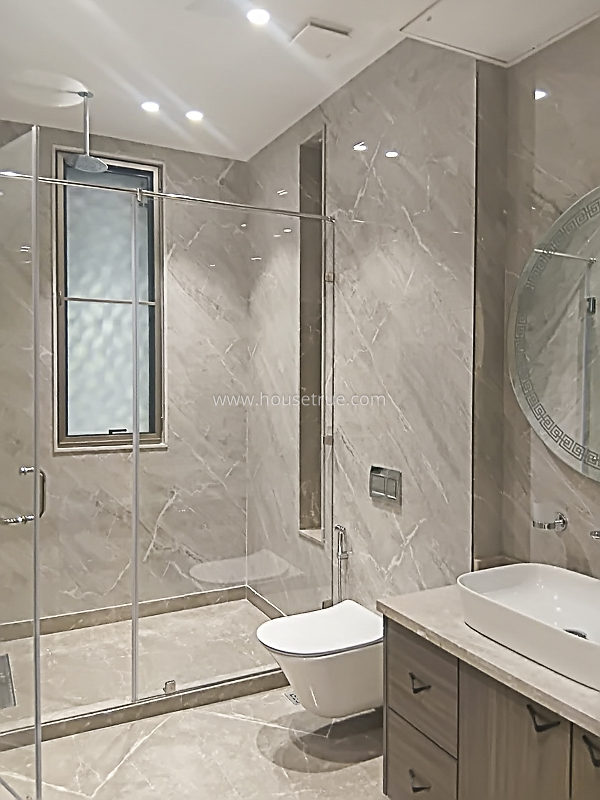 4 BHK Flat For Rent in Defence Colony