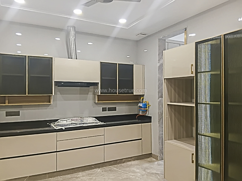 4 BHK Flat For Rent in Defence Colony