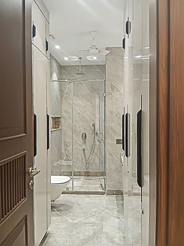 4 BHK Flat For Rent in Defence Colony