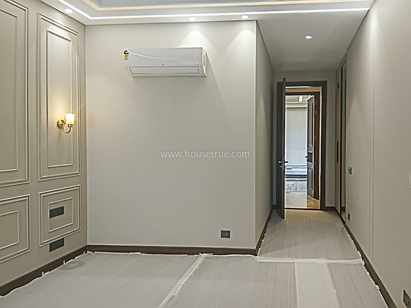 4 BHK Flat For Rent in Defence Colony