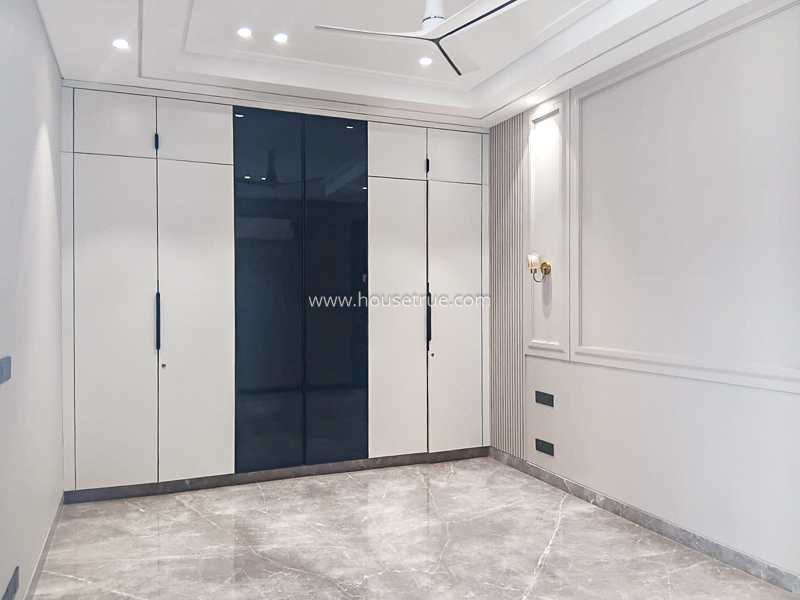 4 BHK Flat For Rent in Defence Colony