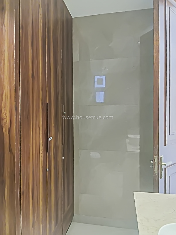 3 BHK Flat For Rent in Defence Colony