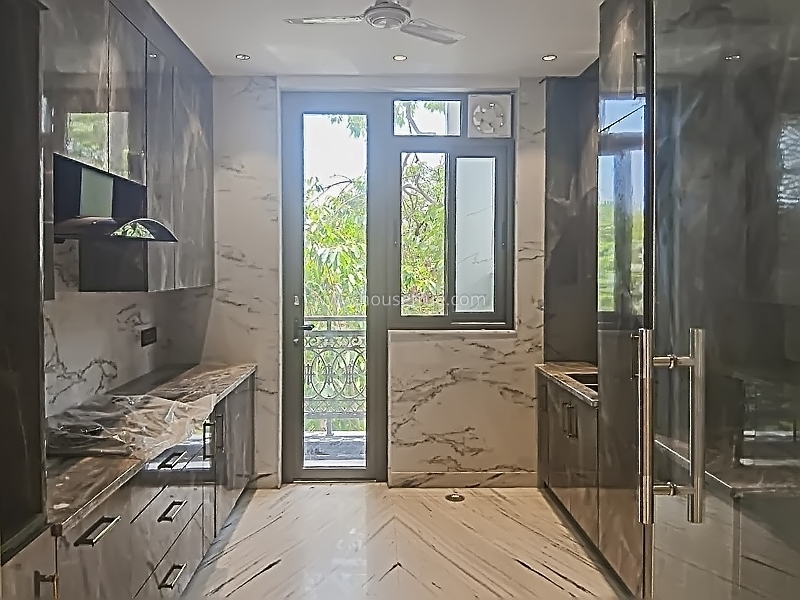 3 BHK Flat For Rent in Defence Colony