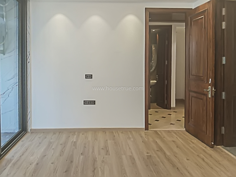 3 BHK Flat For Rent in Defence Colony