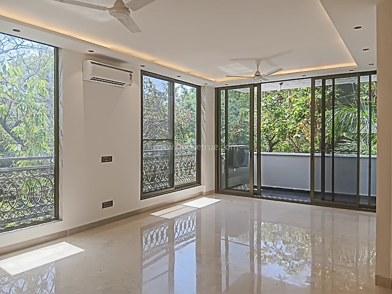 3 BHK Flat For Rent in Defence Colony