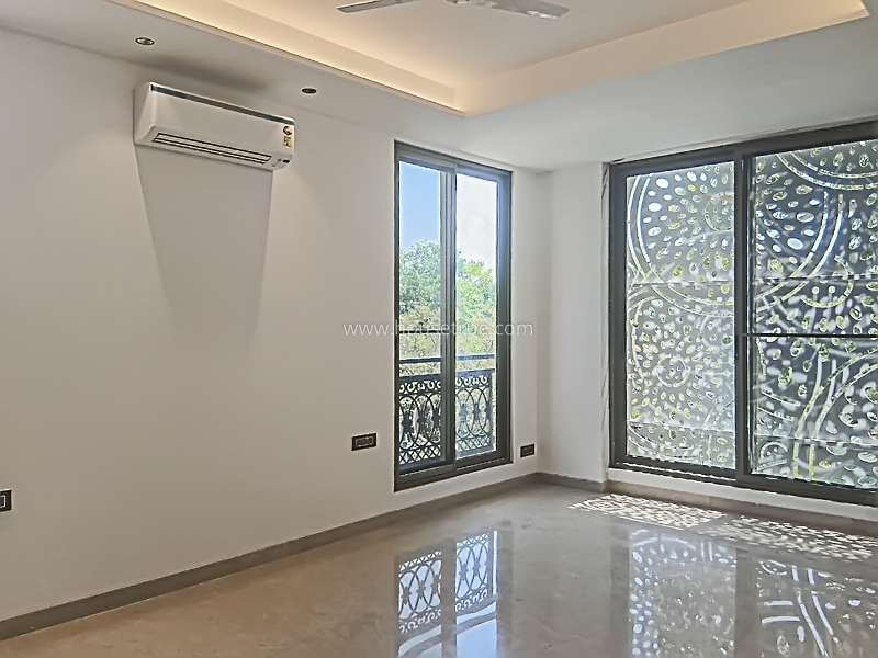 3 BHK Flat For Rent in Defence Colony