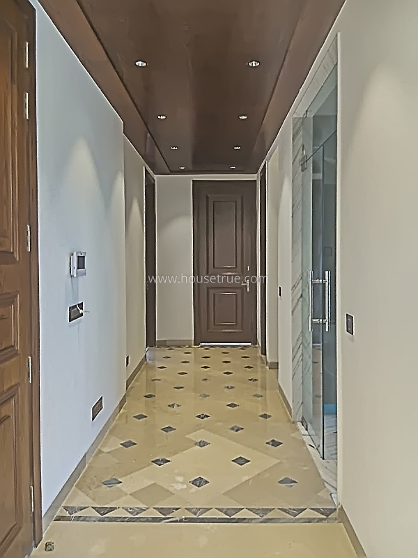 3 BHK Flat For Rent in Defence Colony