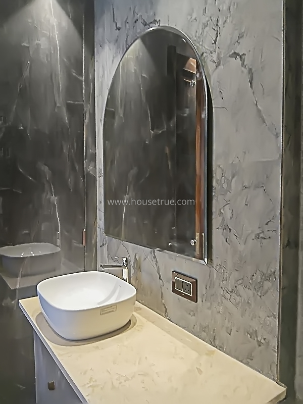 3 BHK Flat For Rent in Defence Colony