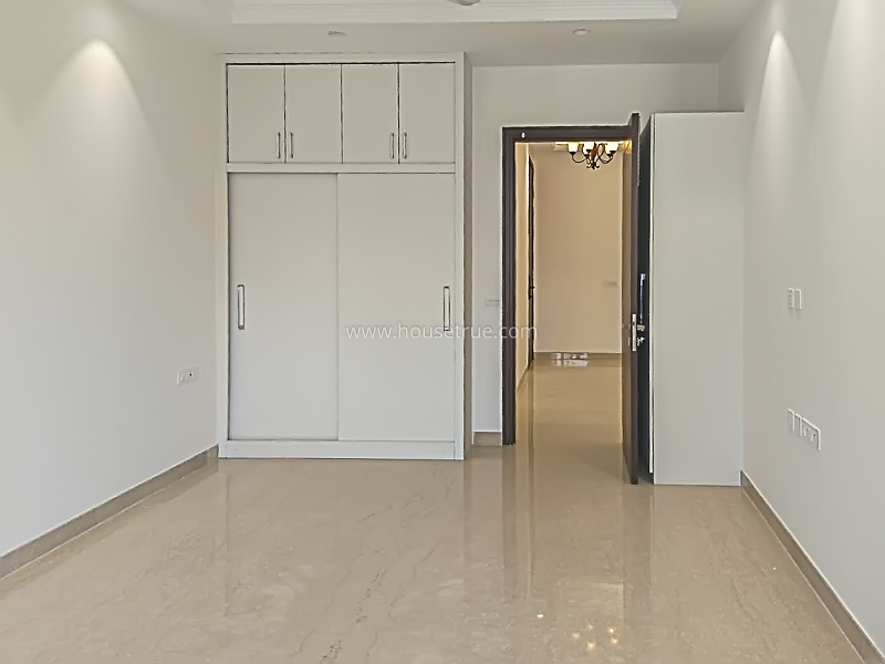 3 BHK Flat For Rent in Defence Colony