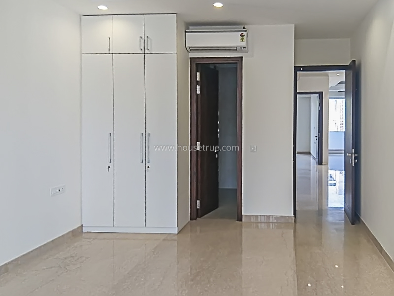 3 BHK Flat For Rent in Defence Colony