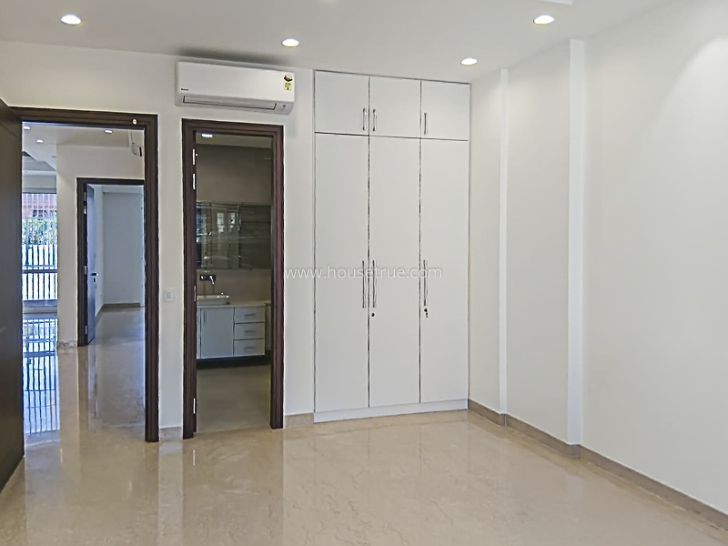 3 BHK Flat For Rent in Defence Colony