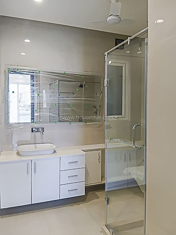 3 BHK Flat For Rent in Defence Colony