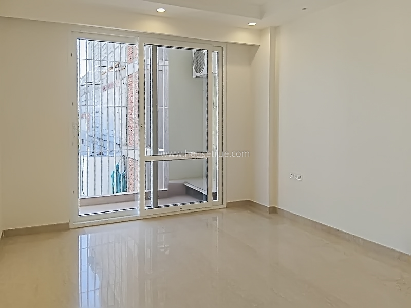 3 BHK Flat For Rent in Defence Colony