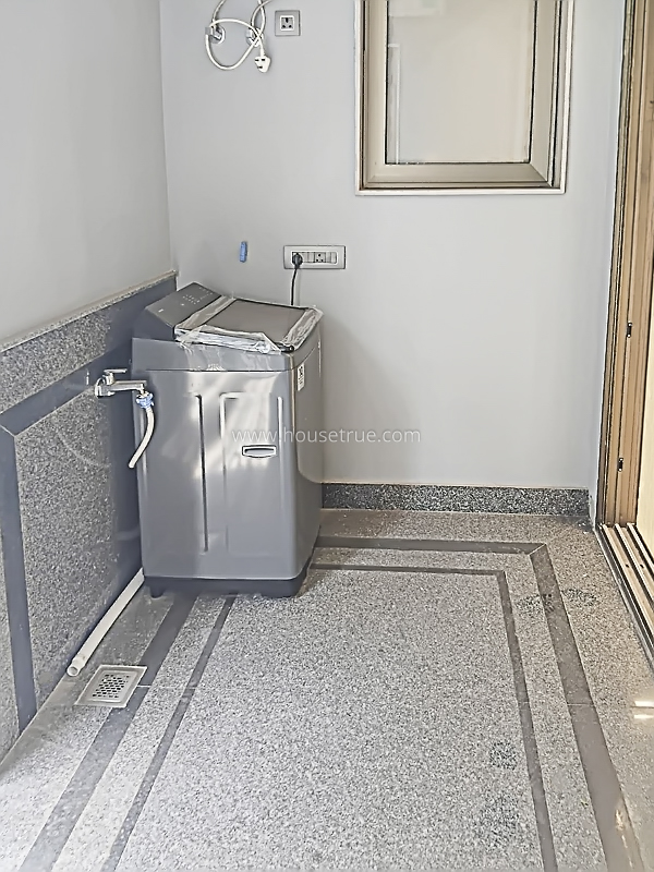3 BHK Builder Floor For Rent in Defence Colony