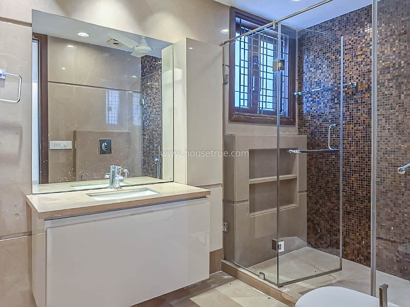 4 BHK Builder Floor For Rent in Shanti Niketan