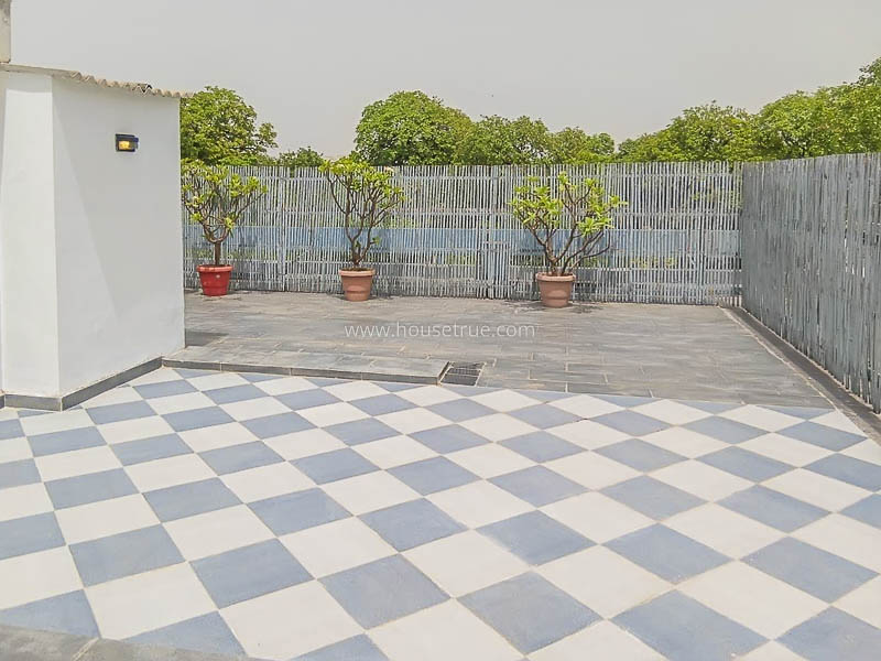 1 BHK Flat For Rent in Golf Links