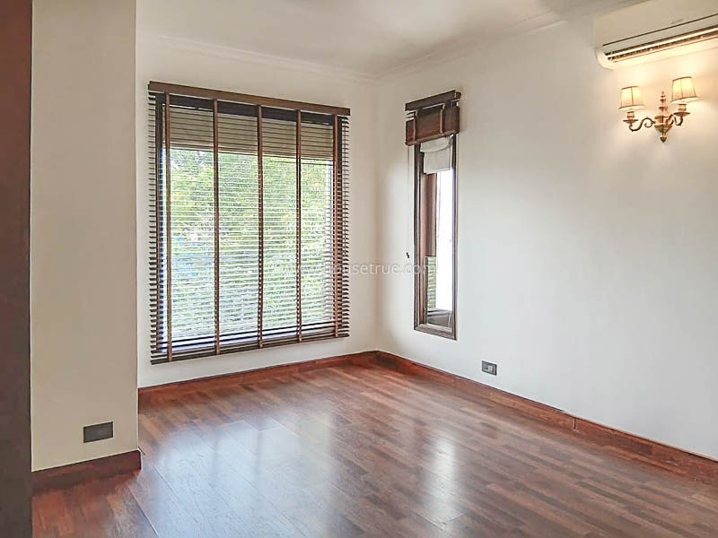 1 BHK Flat For Rent in Golf Links
