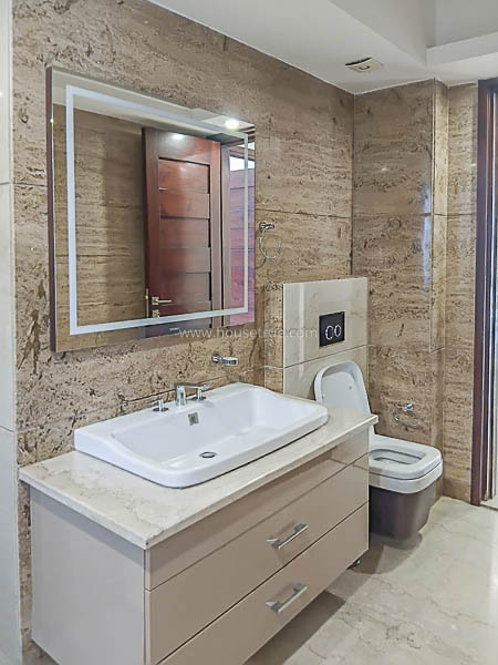 3 BHK Builder Floor For Rent in Chanakyapuri