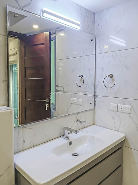3 BHK Builder Floor For Rent in Chanakyapuri