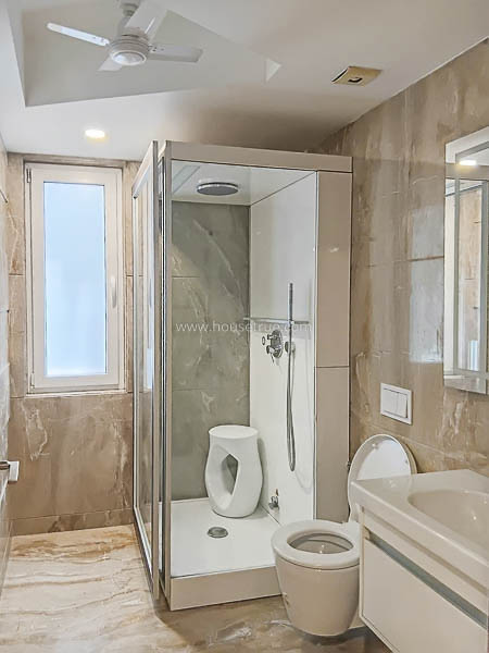 3 BHK Builder Floor For Rent in Chanakyapuri