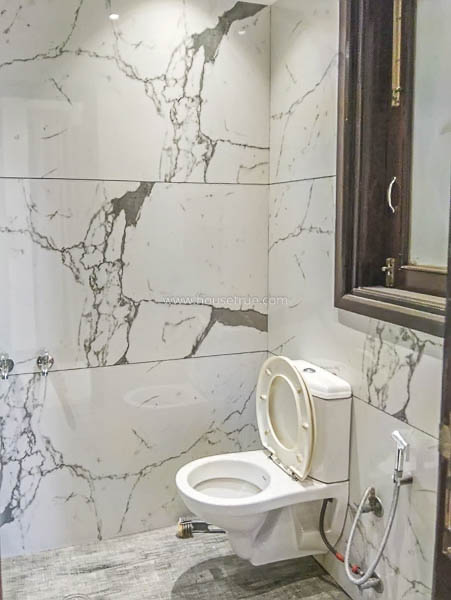 2 BHK Flat For Rent in Defence Colony