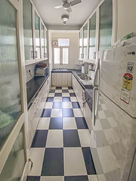 3 BHK Flat For Rent in Nizamuddin East