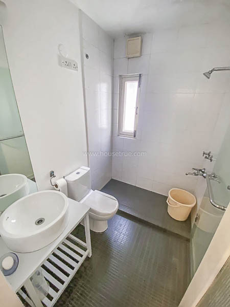 3 BHK Flat For Rent in Nizamuddin East