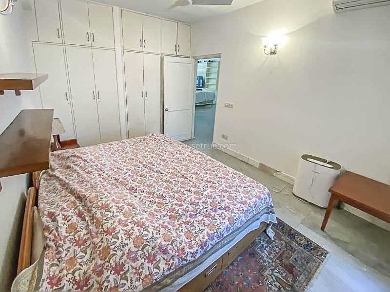 3 BHK Flat For Rent in Nizamuddin East