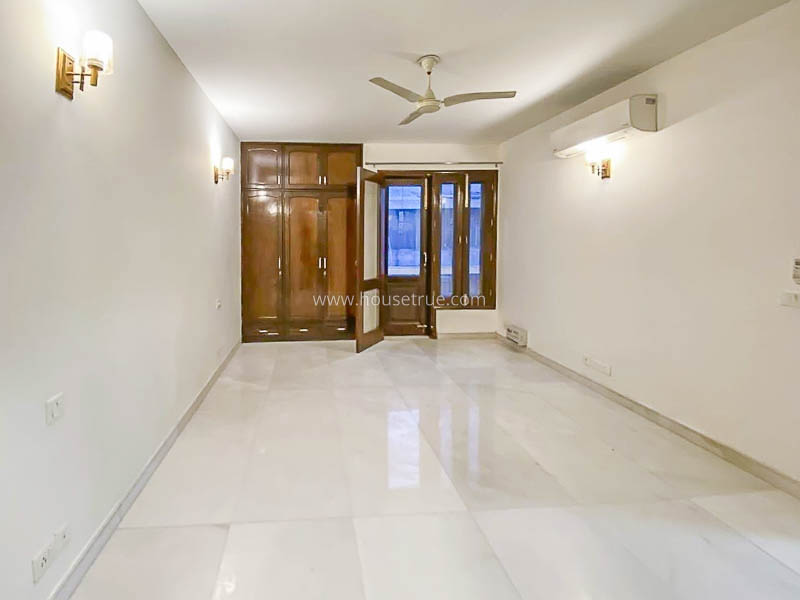 3 BHK Flat For Rent in Defence Colony