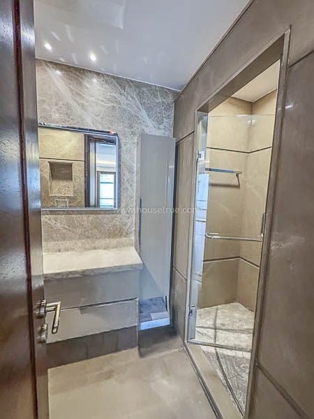 4 BHK Builder Floor For Rent in Ishwar Nagar