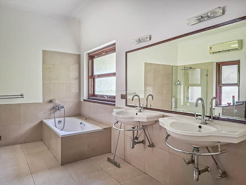 5 BHK House For Rent in Hauz Khas Enclave