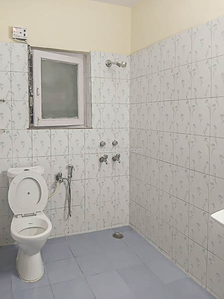 2 BHK Flat For Rent in Defence Colony