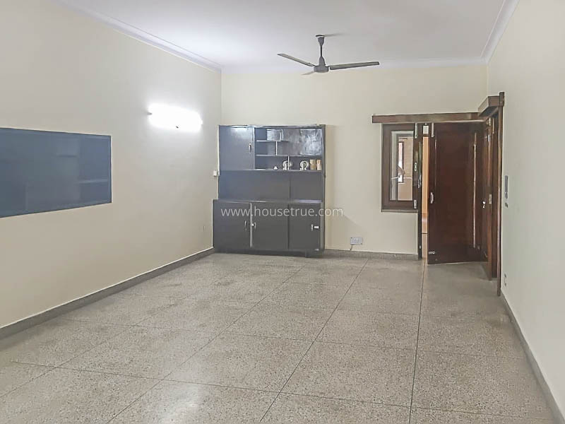 2 BHK Flat For Rent in Defence Colony
