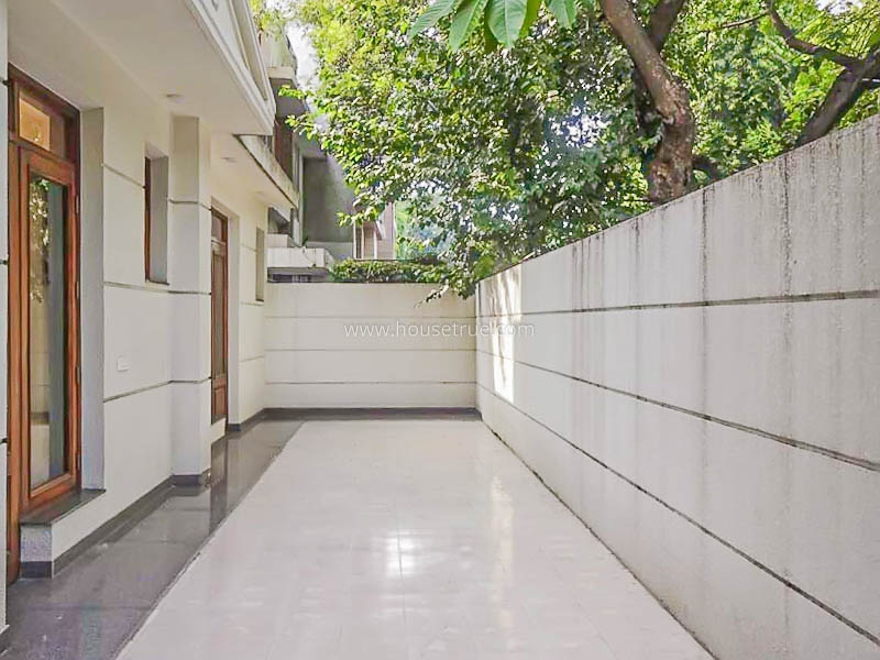 3 BHK Flat For Rent in Defence Colony