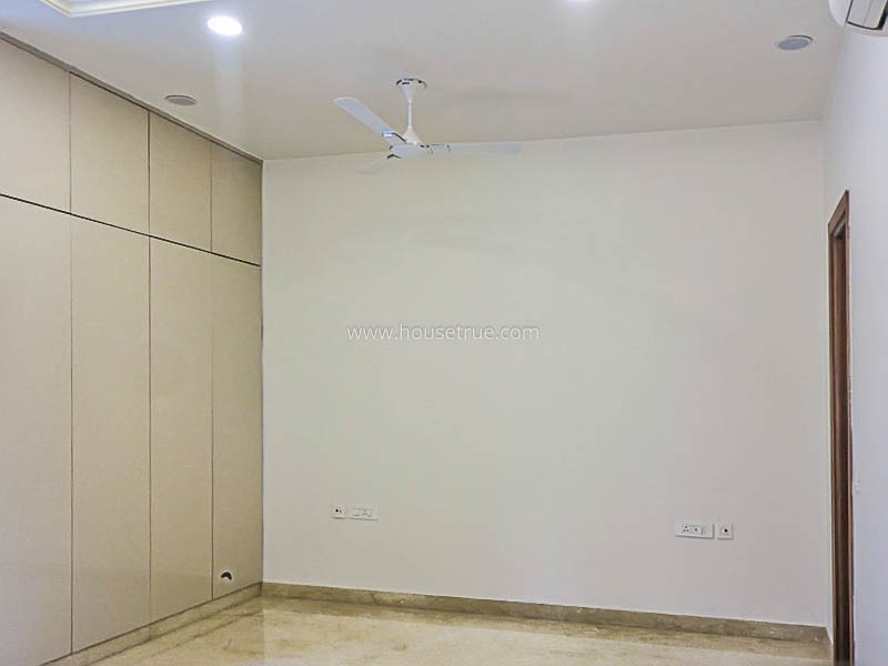 3 BHK Flat For Rent in Defence Colony
