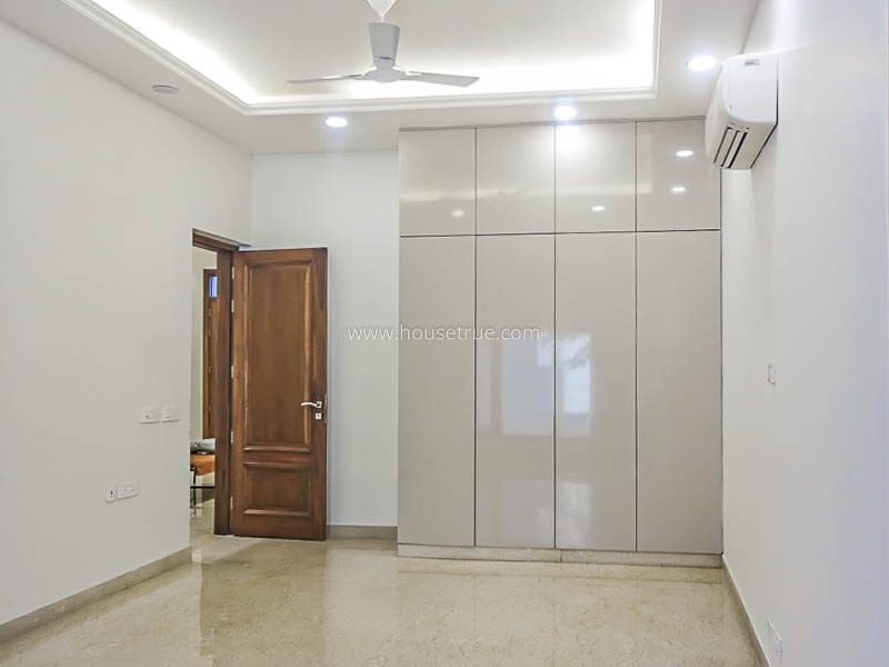 3 BHK Flat For Rent in Defence Colony