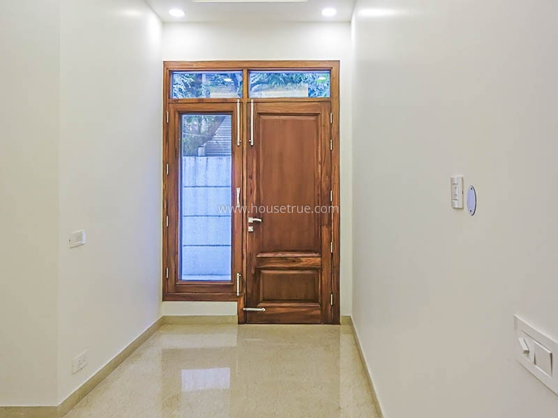 3 BHK Flat For Rent in Defence Colony