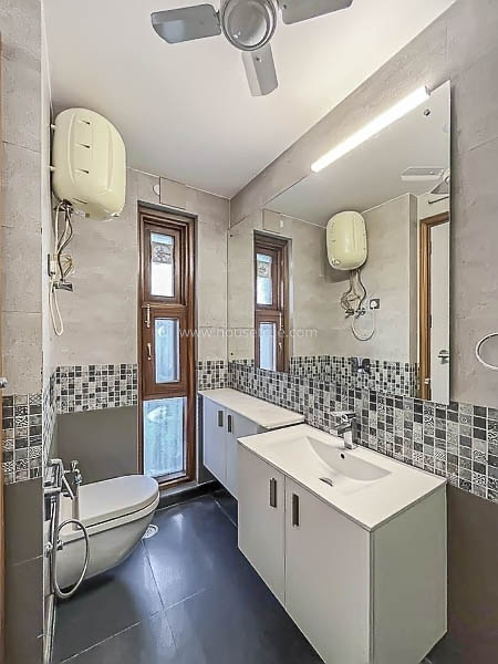 3 BHK Builder Floor For Rent in Vasant Vihar