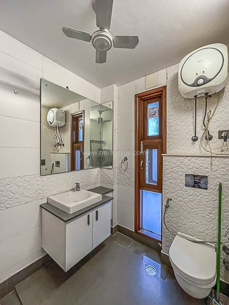 3 BHK Builder Floor For Rent in Vasant Vihar